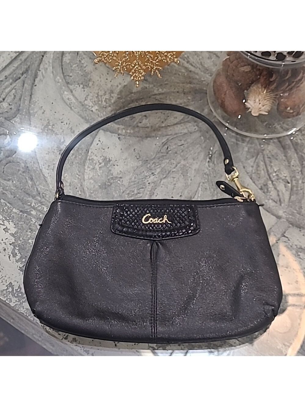 COACH WOMEN'S BLACK LEATHER LARGE WRISTLET BAG NWOT
